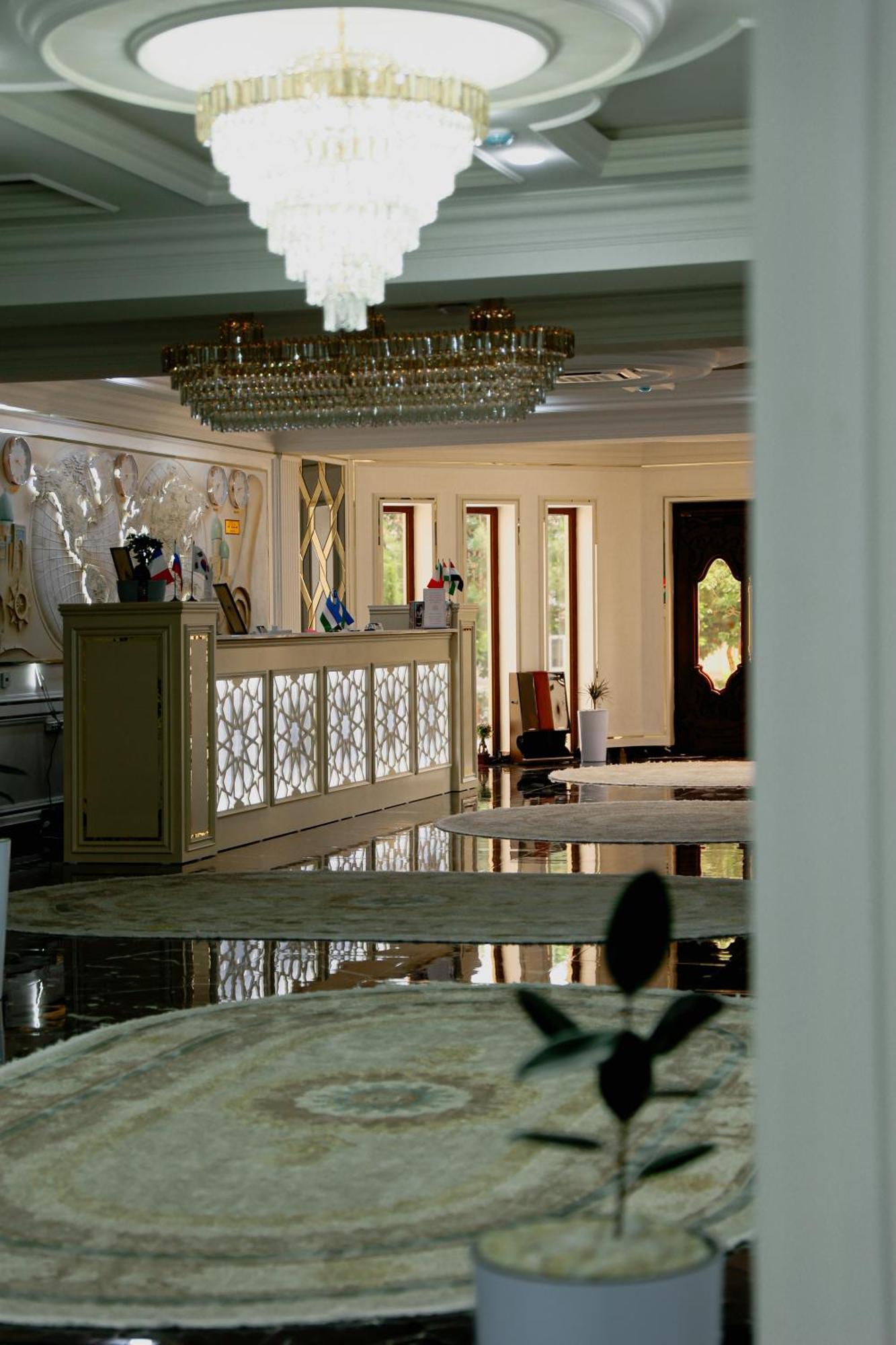 Ko'K Saroy Plaza Hotel サマルカンド エクステリア 写真